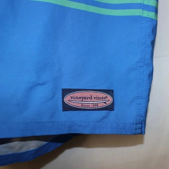 Vineyard Vines Striped Unlined Board Swim Shorts with Zippered Pocket Size 40 - Picture 5 of 14